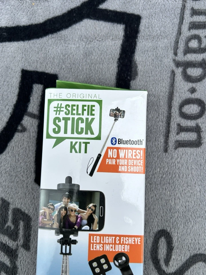 Bluetooth The Original Selfie Stick Brand New Seaied A9S - Image 3 of 4