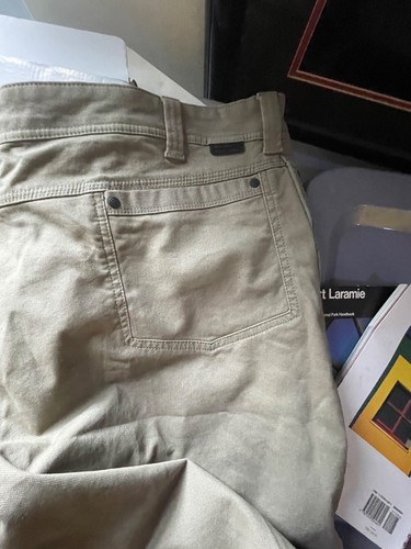 mens wrangler atg shorts 42 10 inch leg tactical cargo tech med olive green - Picture 5 of 9
