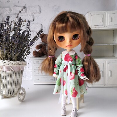Green dress with strawberries for the Blythe doll Clothes 1/6 Accessories