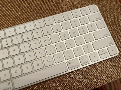 Keyboard Apple Magic Keyboard -New US English - Silver, in a