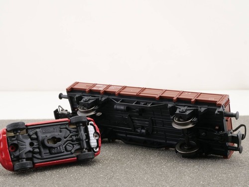 Märklin 00752-09 Pritschenwagen VW Touareg ELW Klima H0 Neuwertig! OVP 1703-24-49 - Bild 3 von 3