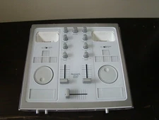 Numark iDJ Dual-Deck DJ iPod/ Mixing Controller. (No Power)