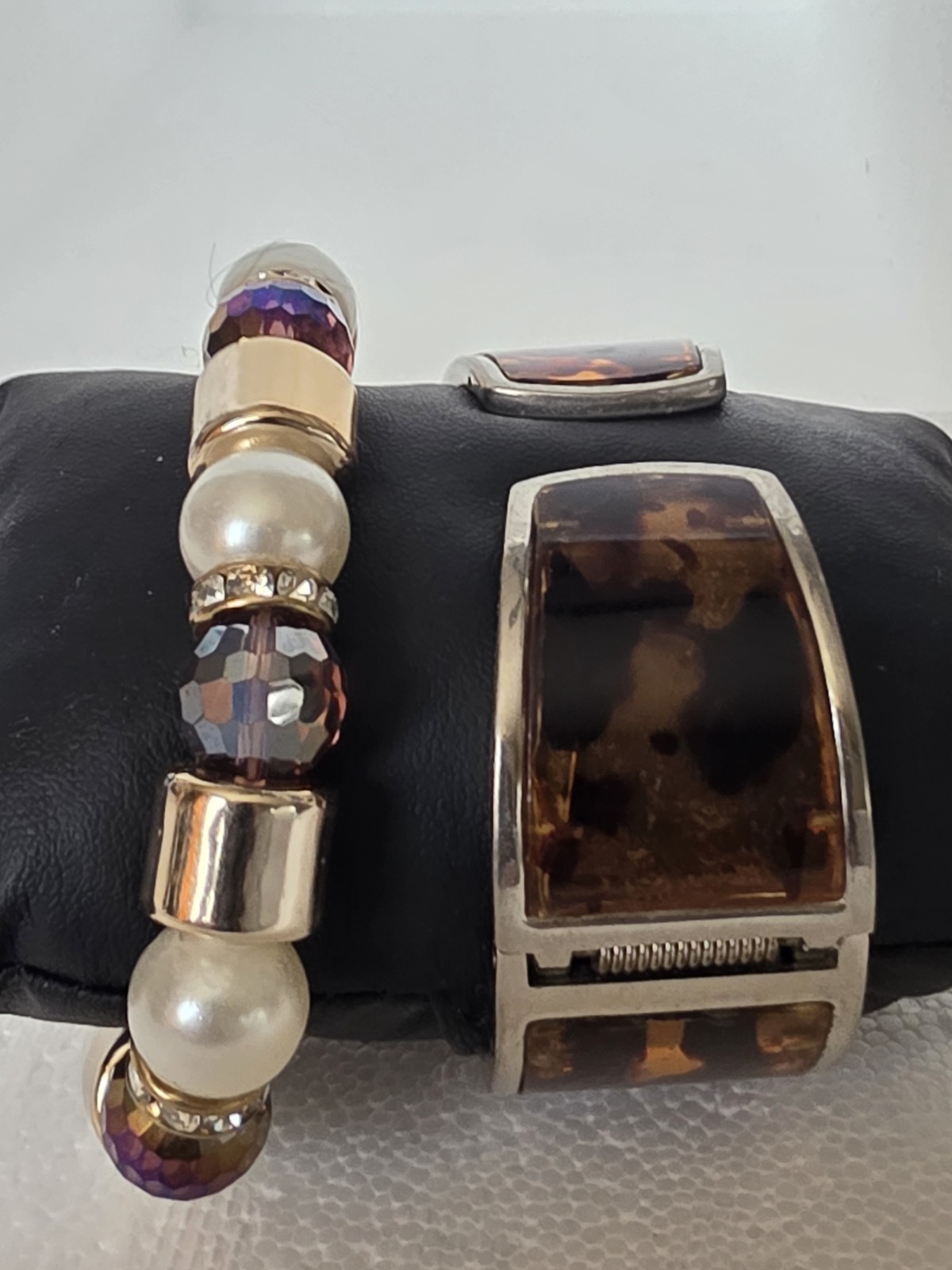 Varales Tortoiseshell Patterned Bangle Cuff W/Acc… - image 3