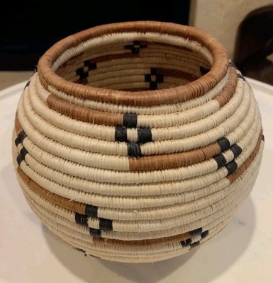 VTG Hand Woven Native Coiled 5'' Basket ~ Maria L. Molina~El Desenboque Mexico 