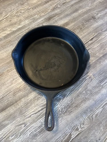 Wagner Ware Sidney -O- No. 9 Cast Iron Pan with Heat Ring C/N 1059