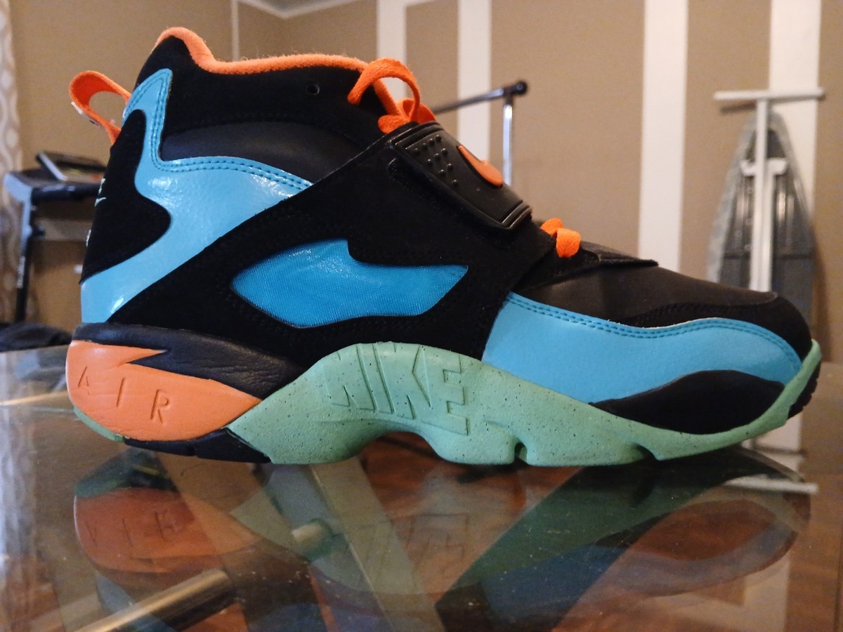 Size 9.5 - Nike Air Diamond Turf Black Total Orange 2013 Deion