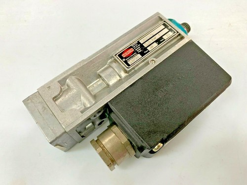 Pressostato IMI HERION 0820171 calibrato 5,5 bar f 1/4" Umax 48V J max 10A - Foto 2 di 4