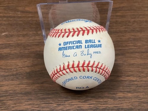 Joe DiMaggio Autographed OAL Baseball - Picture 3 of 3