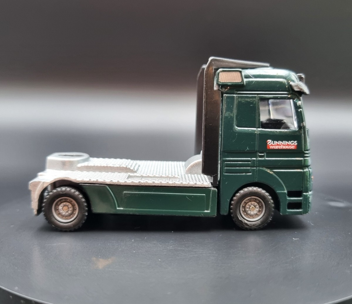 Bunnings Warehouse Die Cast Pull Back Truck Green 1:50 Scale