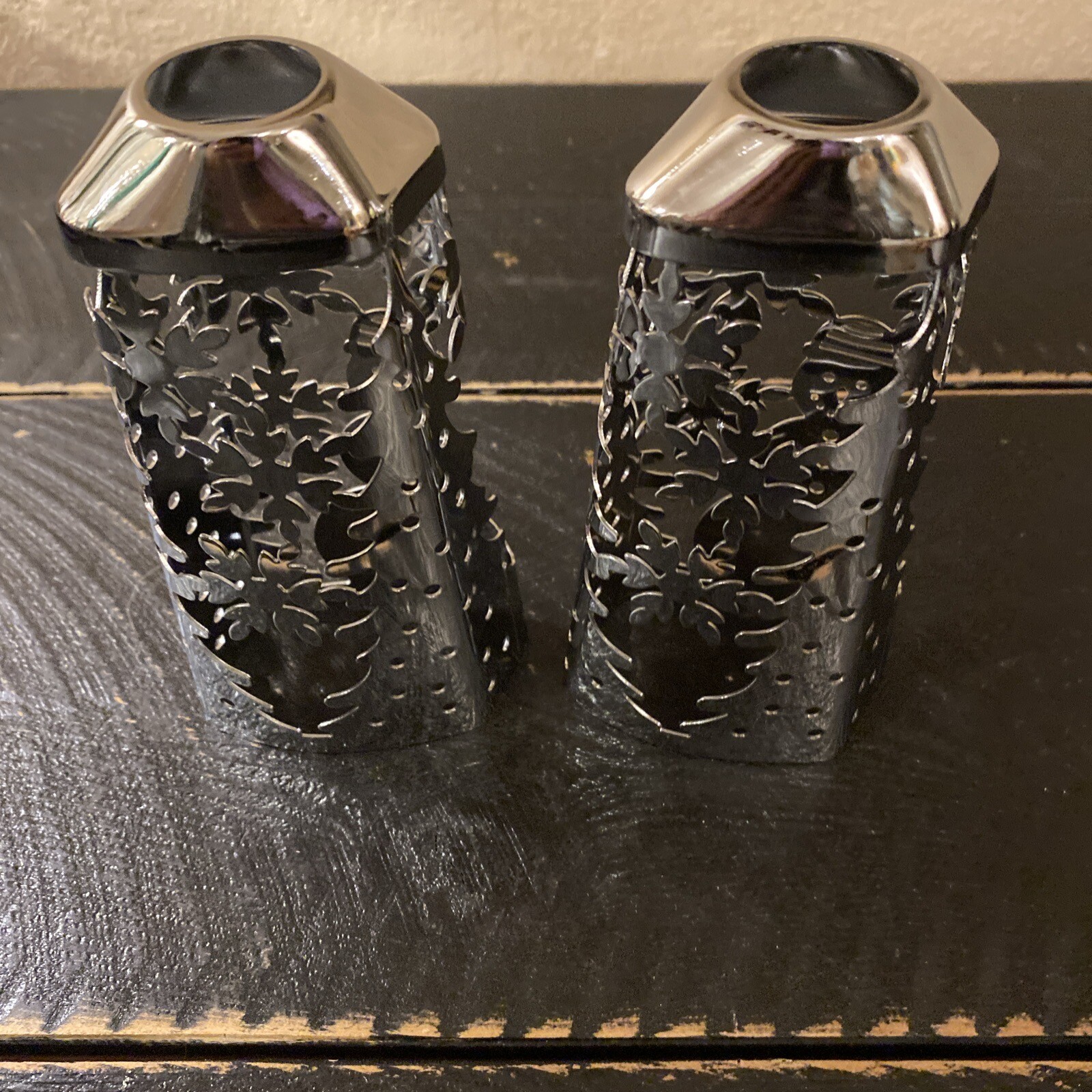 VINTAGE Fit/ OG BATH & BODY WORKS SNOWMAN SET OF 2 METAL SOAP DISPENSER