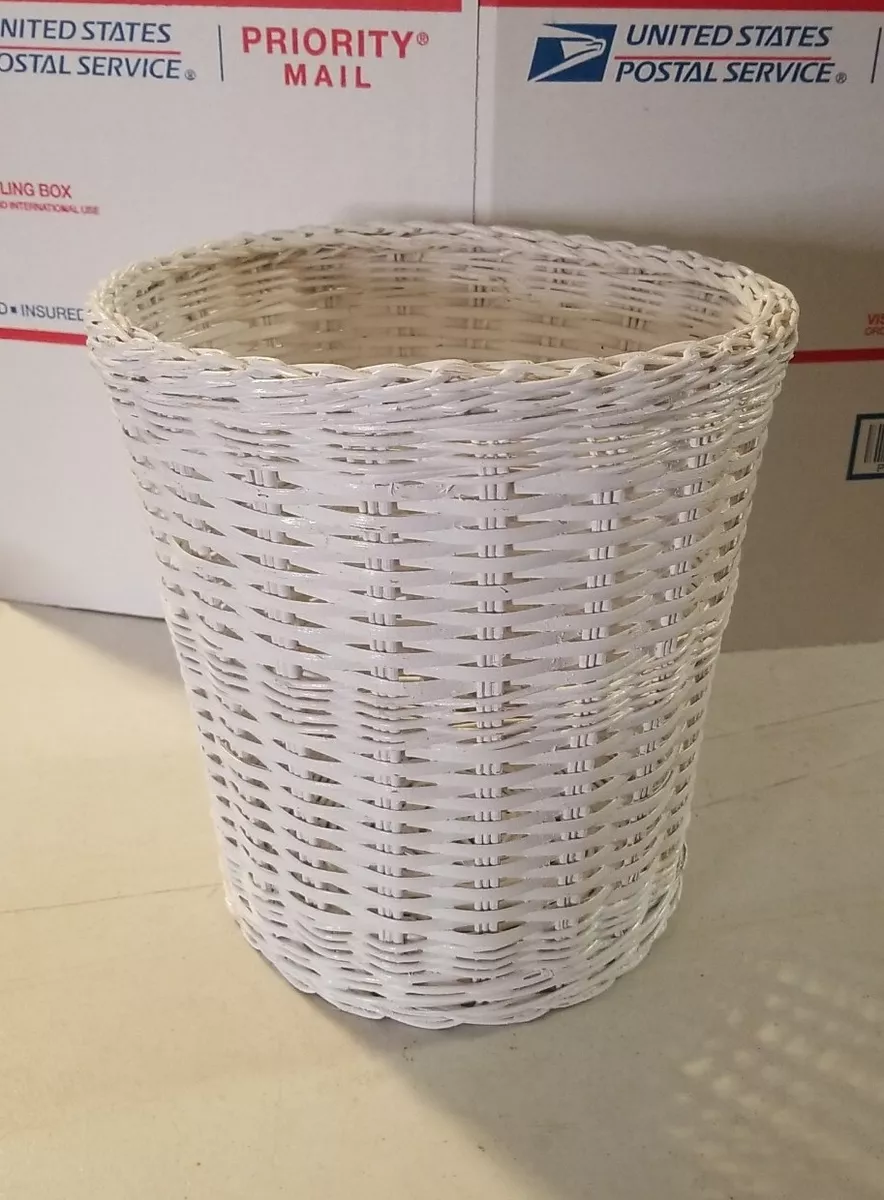 Vintage WHITE WICKER WASTE BASKET Round Bedroom Bathroom Garbage