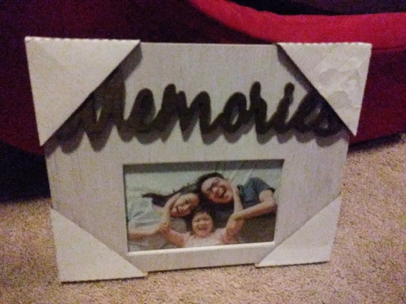 Tabletop Picture Frame ~ Reads "Memories" * Brand New! * Holds 5.5" x 3.5" Photo