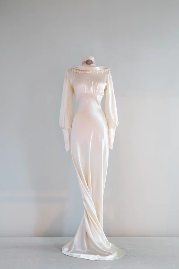 Vintage Wedding Dresses Ivory Satin 1960s Retro Long Sleeves Train Bridal Gowns - Image 2 of 4