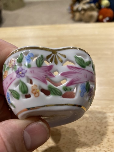 ROYAL DANUBE CHINA HEART SHAPED TRINKET BOX RETICULATED #1886 - Picture 8 of 9