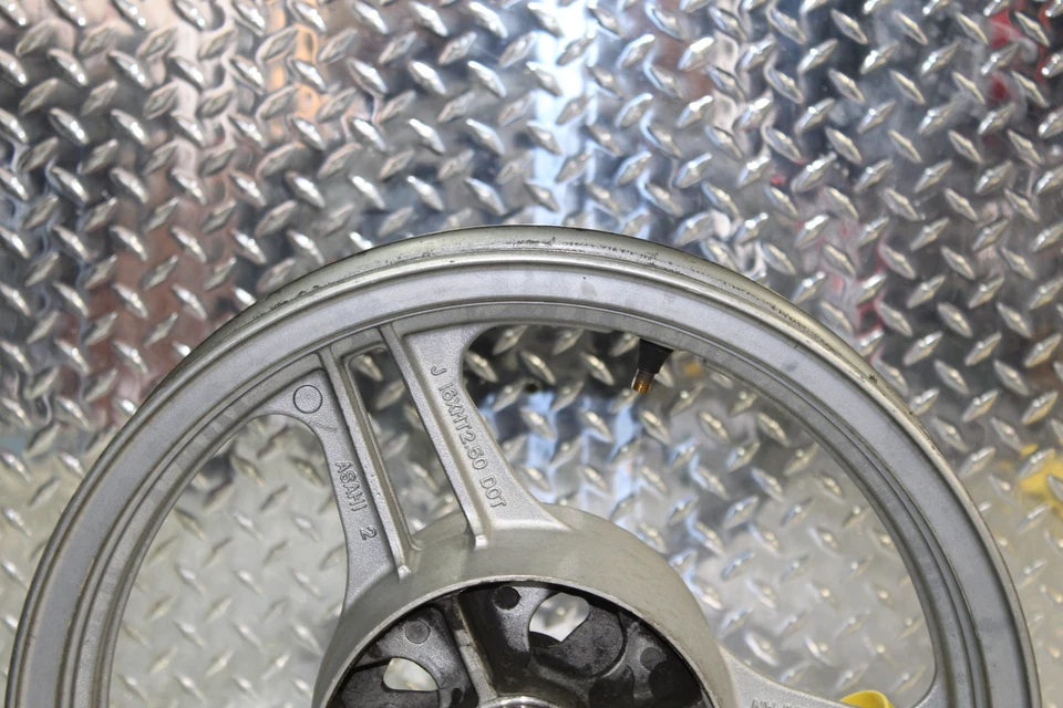 Kawasaki Ninja 500 Ex500A 1991 llanta trasera  Foto 2 de 4