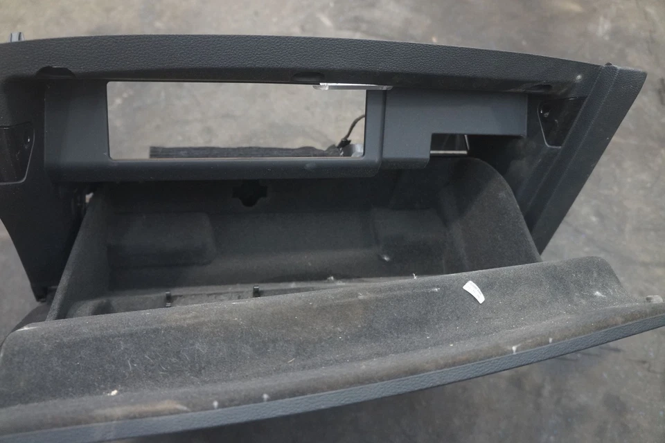 Porta-luvas compartimento painel preto 8W1880302 6cv fabricante de equipamento original Audi S5 2018-22 - Imagem 3 de 4