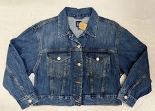 Vintage Gap Denim Blue Jean Jacket Size Medium Applique Logo on back