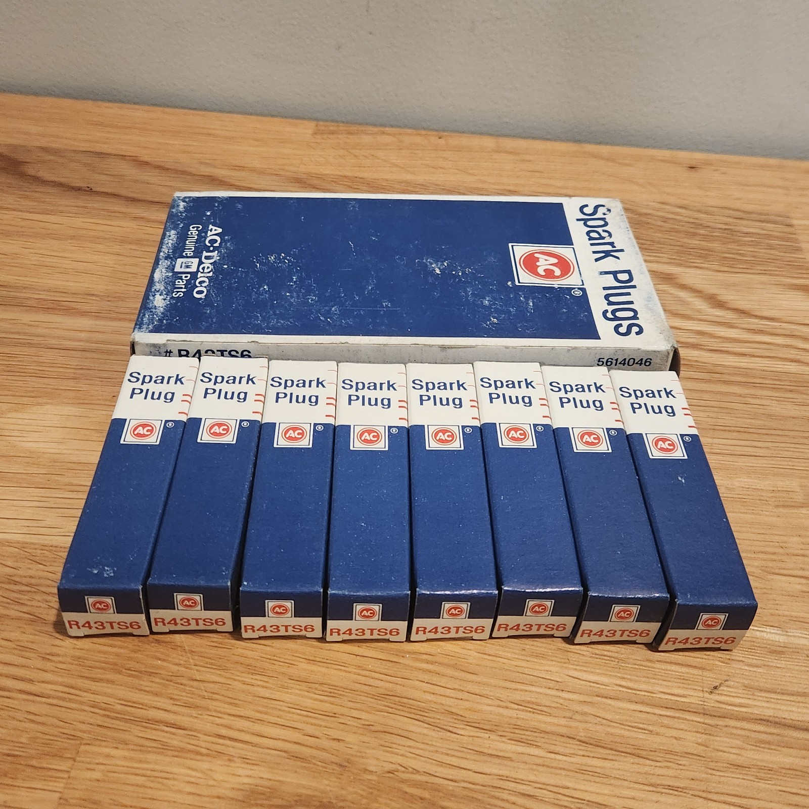 Lot of 8 AC Delco R43TS6 Spark Plugs-5614046-Genuine GM Parts-New Old Stock