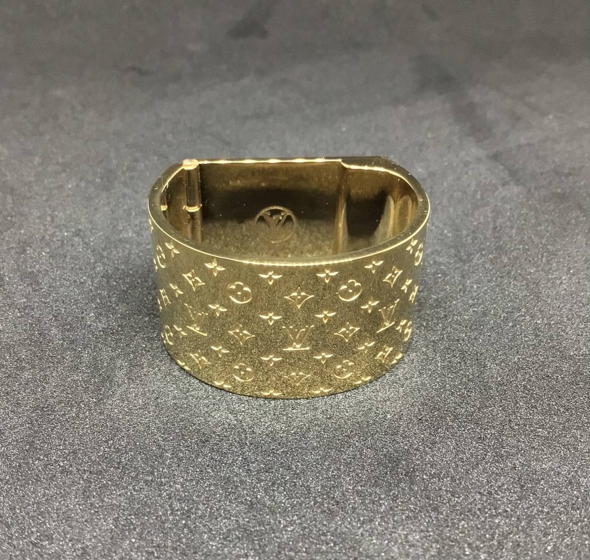 Authentic Louis Vuitton Texas Style Brooch Scarf Ring Monogram