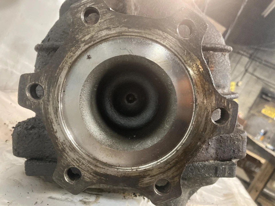 Used Differential Carrier Assembly fits: 2005 Nissan Armada 2.94 ratio rear Grad - Image 2 of 4