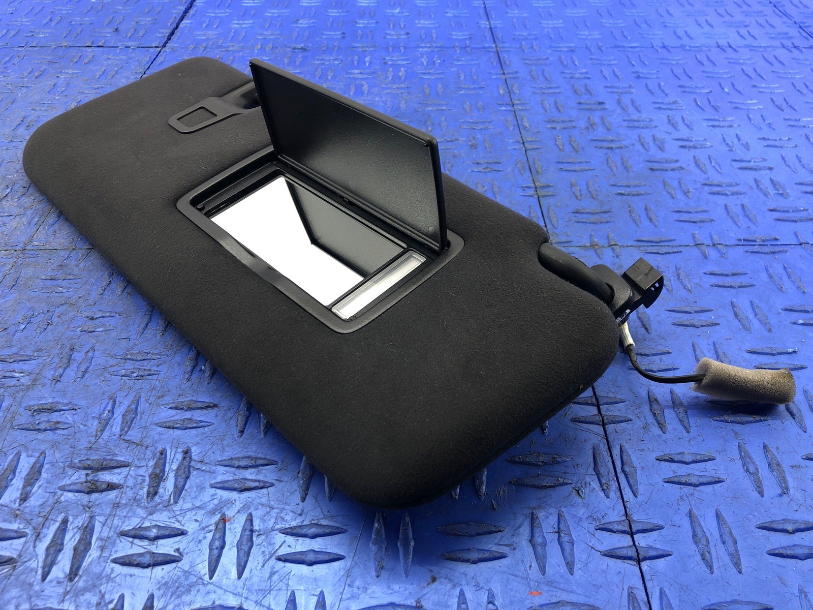 2023 MASERATI GRECALE FRONT RIGHT SUN VISOR SHADE BLACK OEM