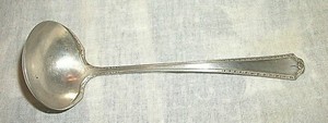 ANTIQUE VINTAGE ONEIDA COMMUNITY MADE TUDOR PLATE SILVER SERVING LADLE SPOON
