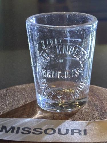 MEDICINE DOSE GLASS - MISSOURI. 