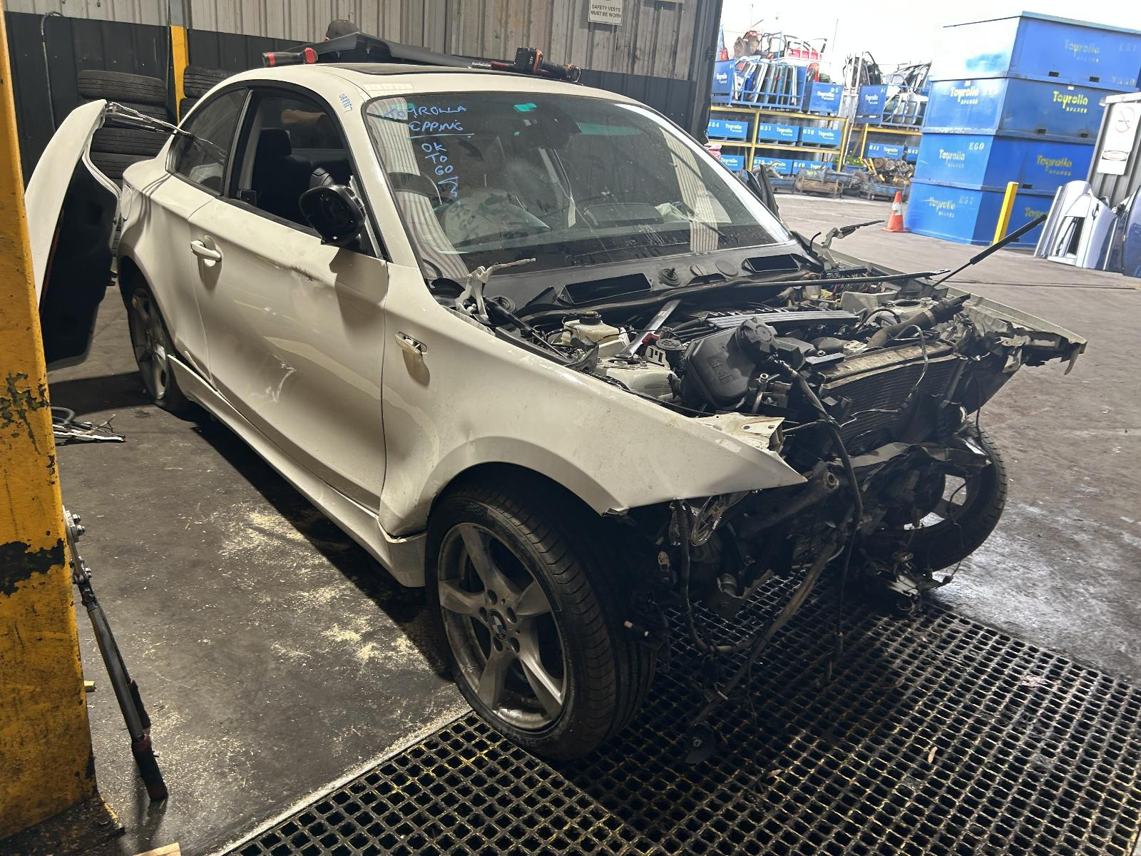 BMW 1 Series Right Bootlid Hinge / Strut E82 / 120i 05/2008-09/2013 - thumbnail 7