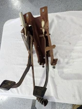 73-84 Chevy GMC Truck Manual CLUTCH BRAKE PEDAL ASSEMBLY Square 73-87 Oem