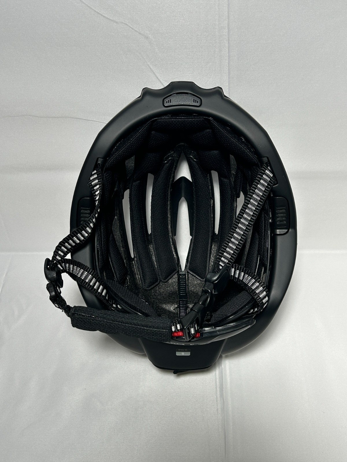 Sena R2 Smart Road Cycling Helmet &ndash; Bluetooth (Matte Black)