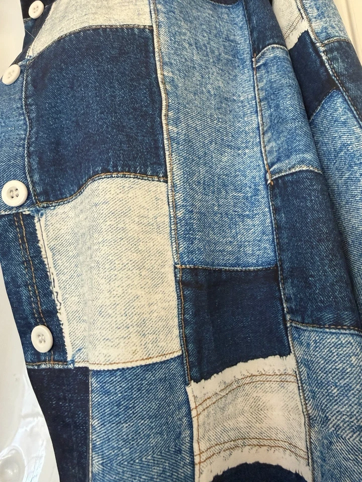 Blusa Denim Look Patchwork Azul y Blanco Abotonada Manga Larga Talla Pequeña Foto 2 de 4