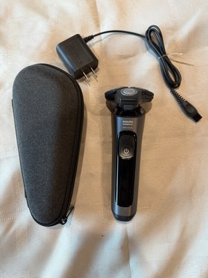Philips Norelco 6000 Series S6600 Wet Dry Cordless Shaver with Charger and Case
