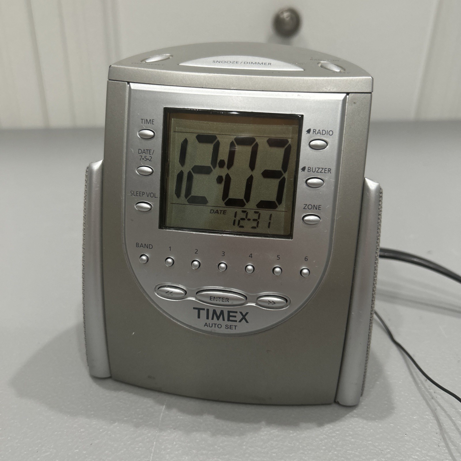 Timex T 311 T AM/FM Radio Alarm Clock 18 Presets Wake Sleep Buzzer *Tested Works* photo Timex T 311 T AM/FM Radio Alarm Clock 18 Presets Wake Sleep Buzzer *Tested Works* featured image