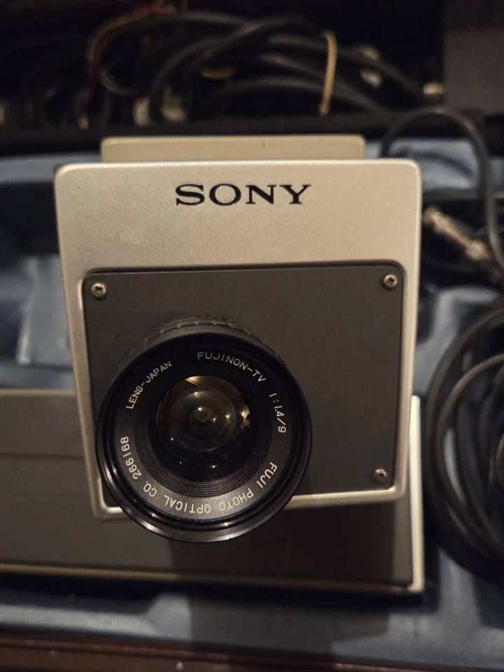 Cámara de video Sony AVC-3200 vintage con estuche original Foto 3 de 4