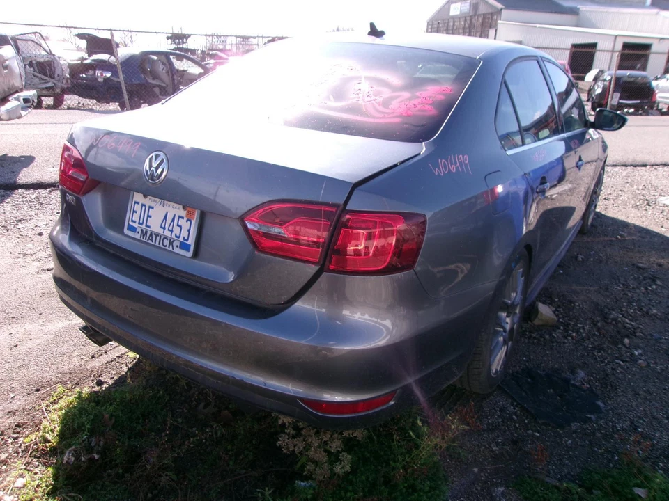 Used Fuel Pump fits: 2013 Volkswagen Jetta gli Pump Assembly exc. City Sdn in ta Foto 4 de 4