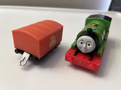 Thomas & Friends Motorized TrackMaster Train Percy With Mail Car 2013 Works! A+