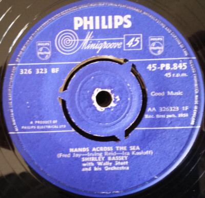 Shirley Bassey With Wally Stott & His Orchestra - Hands Across The Sea (7'', S...