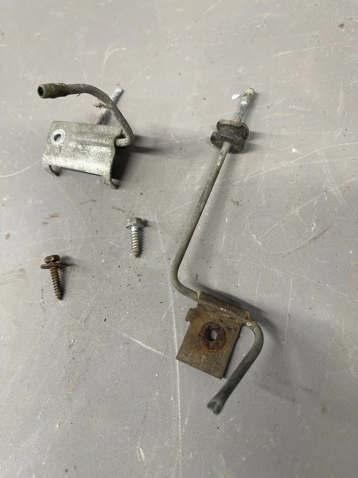 Boquillas de pulverización de líquido para lavadora de parabrisas Cadillac Deville Buick Riviera 1979-1985 Foto 2 de 4