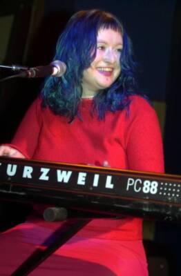Photo of Eliza CARTHY Music Band Singer Performing Old Photo