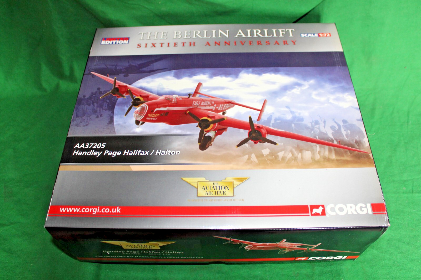 CORGI AVIATION ARCHIVE HANDLEY PAGE HALIFAX HALTON BERLIN AIR LIFT 1/72 #AA37205