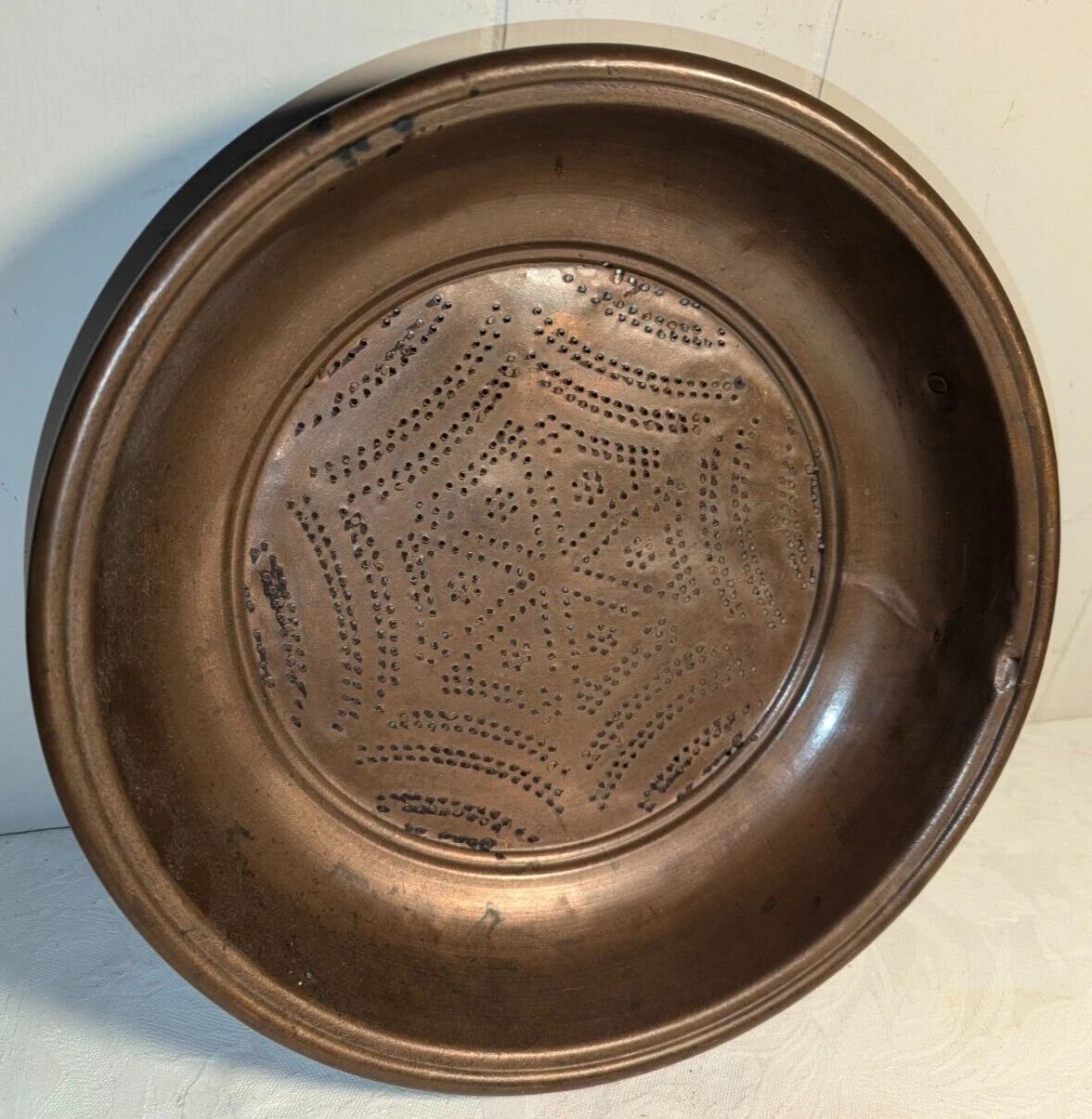 Vtg 12" Copper Plated Spider Web Pattern Colander Strainer Sifter Farm House
Opens in a new window o