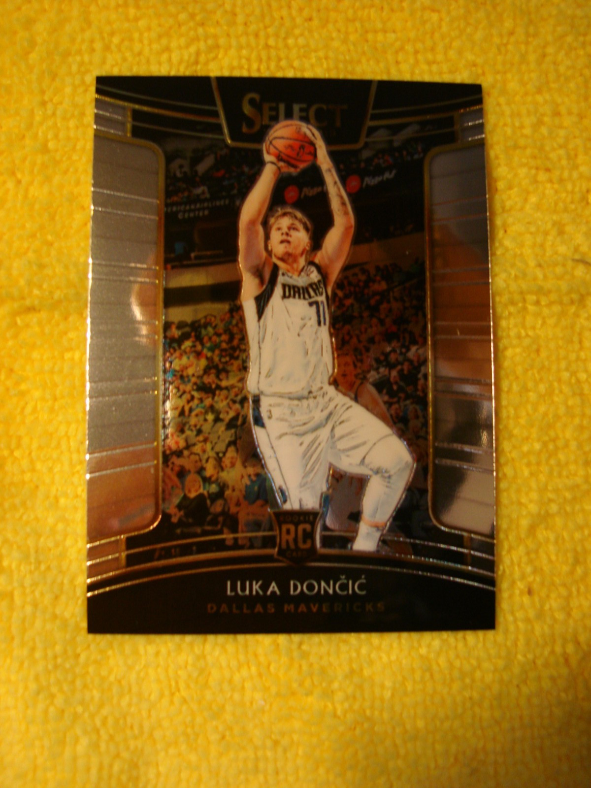 2018- 2019 PANINI SELECT LUKA DONCIC ROOKIE NO. 25  NICE!!!