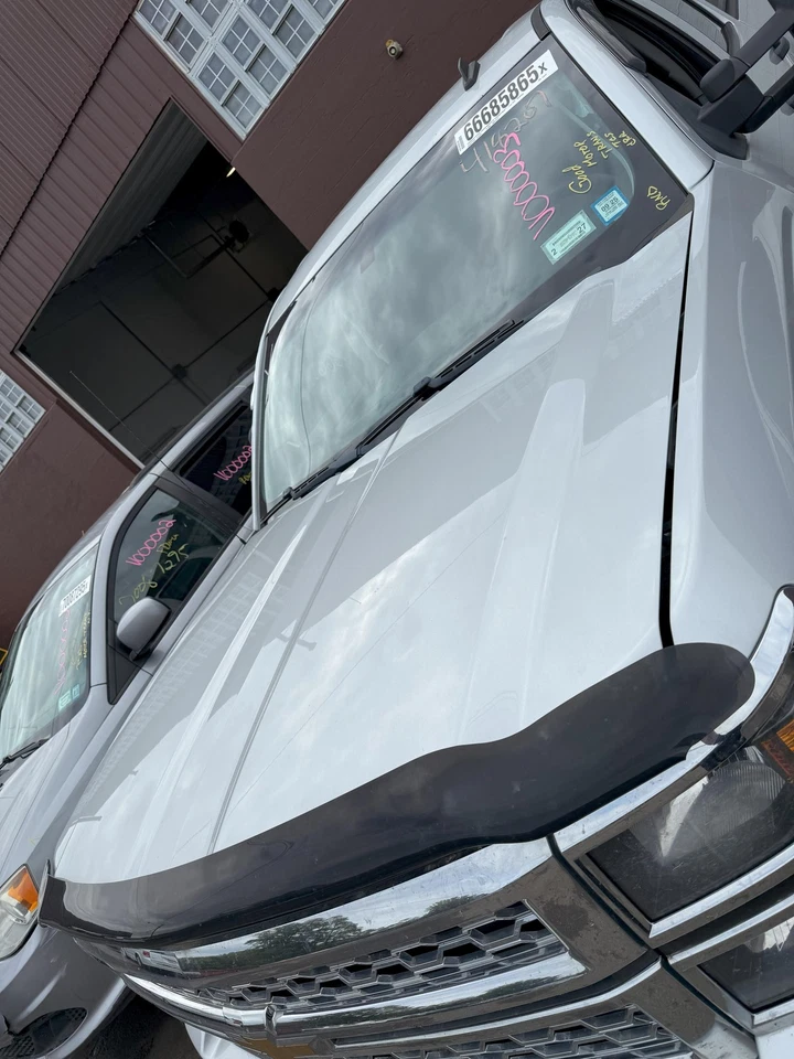 14 15 雪佛兰银色 1500 抽油烟机 — 第 3/4 张图片