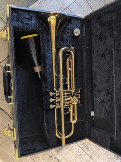 Yamaha Ytr 8310Z Custom Bobby Shew BB Trumpet with Hard Case