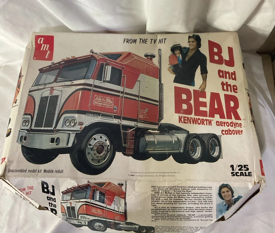 VTG AMT BJ & The Bear Kenworth  Aerodyne Cab Model Semi Truck Kit 1/25 VTG - Image 2 of 4