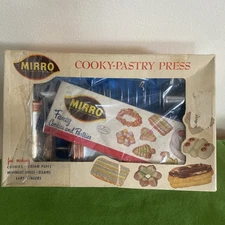 VTG  Mirro Cookie Pastry Press 3 Tips 12 Discs for Spritz Aluminum 3” Spritz 🎄