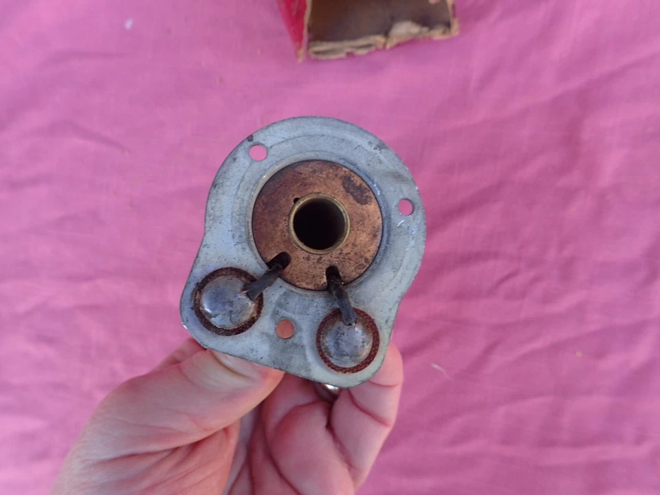 Solenoide cilindro de vacío de retroceso de transmisión MoPar 1941-42, ¡nuevo en stock! 866765 Foto 4 de 4