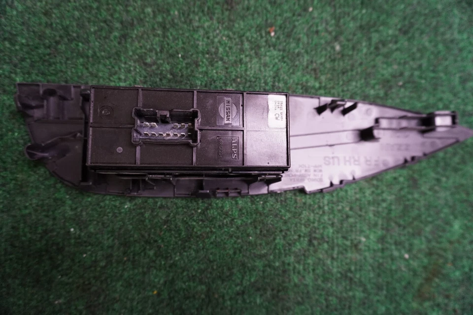 Interruptor de ventana derecha Nissan Rogue 2011 2012 2013 2014 2015 2016 2017 2018 2019 OEM Foto 3 de 4