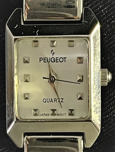 Peugeot Ladies Wristwatch: 28 mm x 19 mm: Keeps Good Time: SHIPS FREE & INSURED - Picture 7 of 10