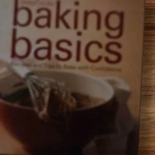 Betty Crocker Baking Basics: Recipes and Tips to Bake with - VERY GOOD